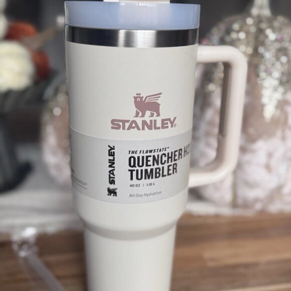 Stanley Quencher H2.0 40 oz Tumbler New Rose Quartz - Picture 1 of 3